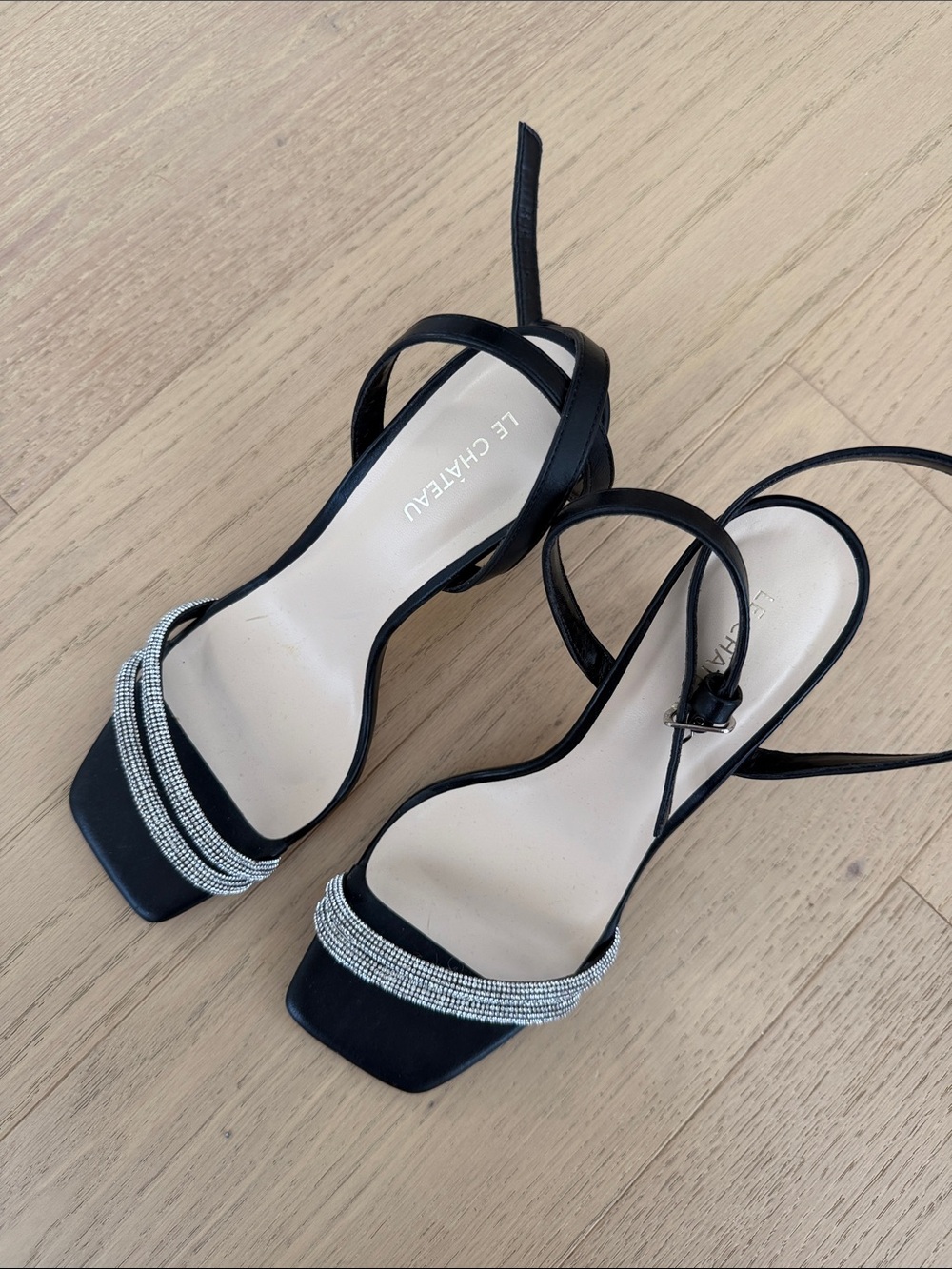 Le chateau strappy heels - Picture 2 of 3